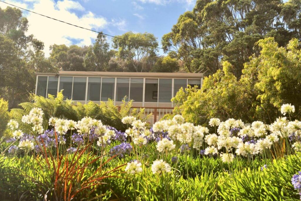 exterior view and garden at 970 Adventure Bay Road