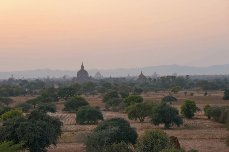 what to wear in Myanmar