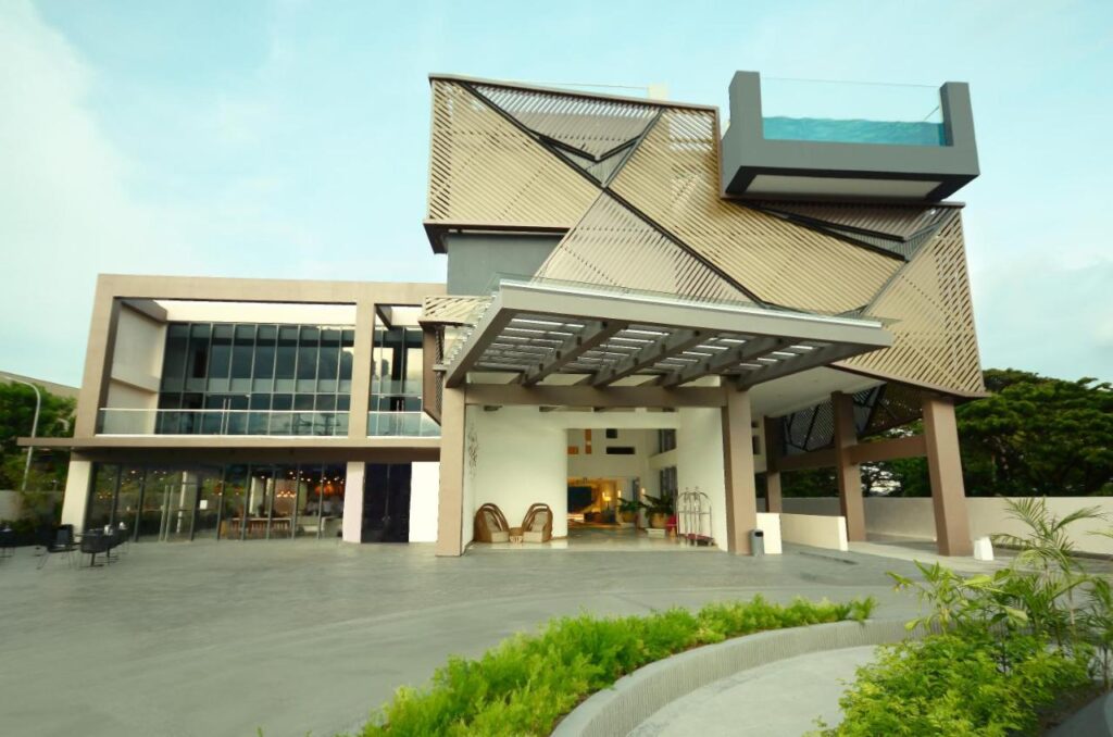 front exterior view of Hue Hotels in Puerto Princesa