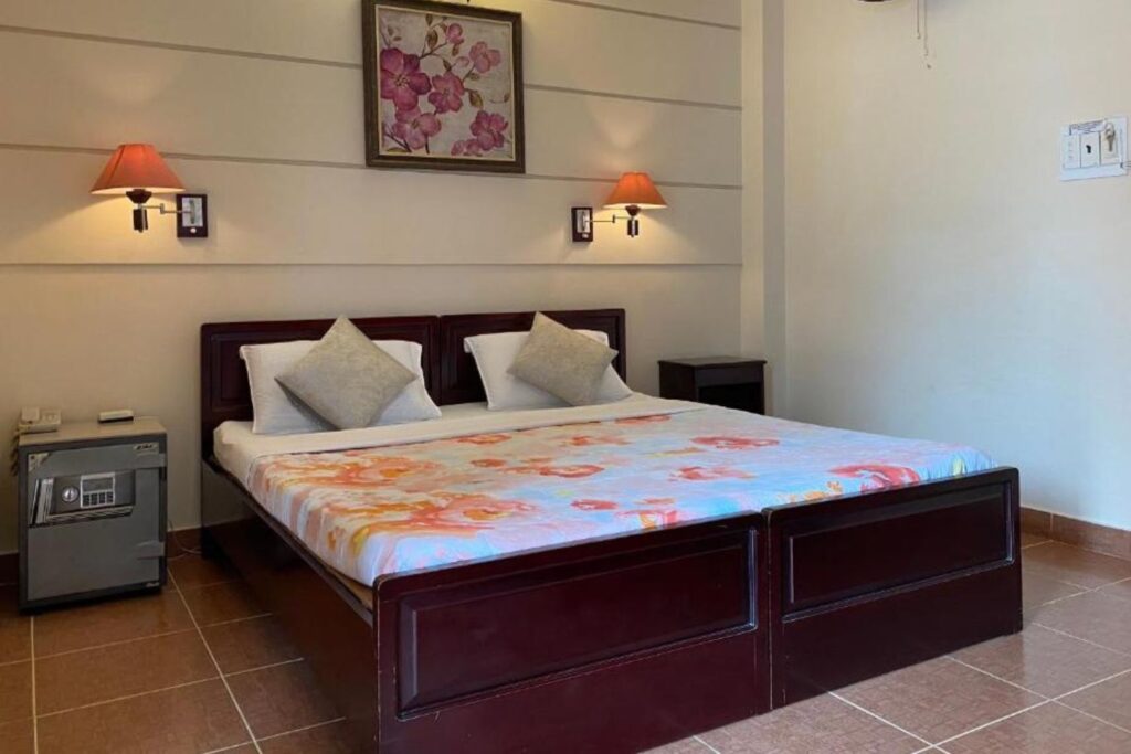 King room at Kim Hotel