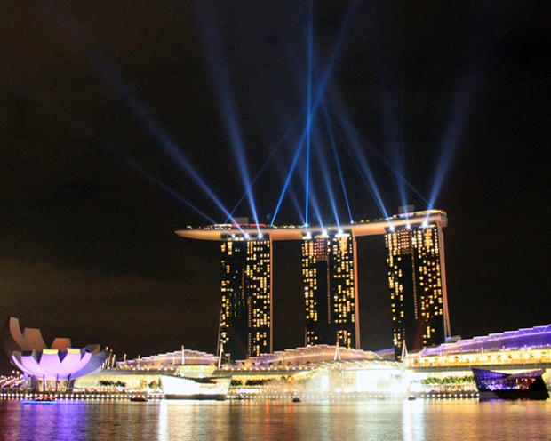Full Light and Water Show Marina Bay Singapore