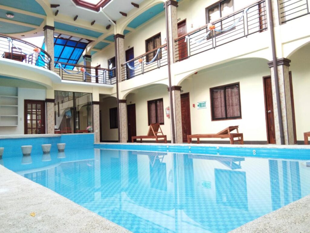 outdoor pool at Mariner's Pension House
