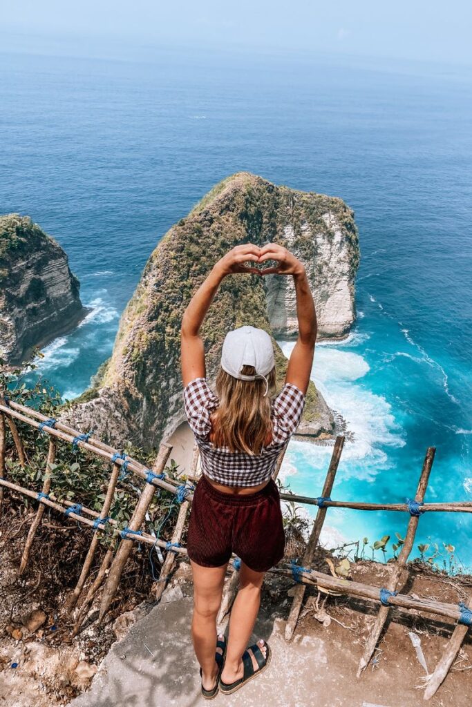 Nusa Penida Kelingking Beach T Rex cliff
