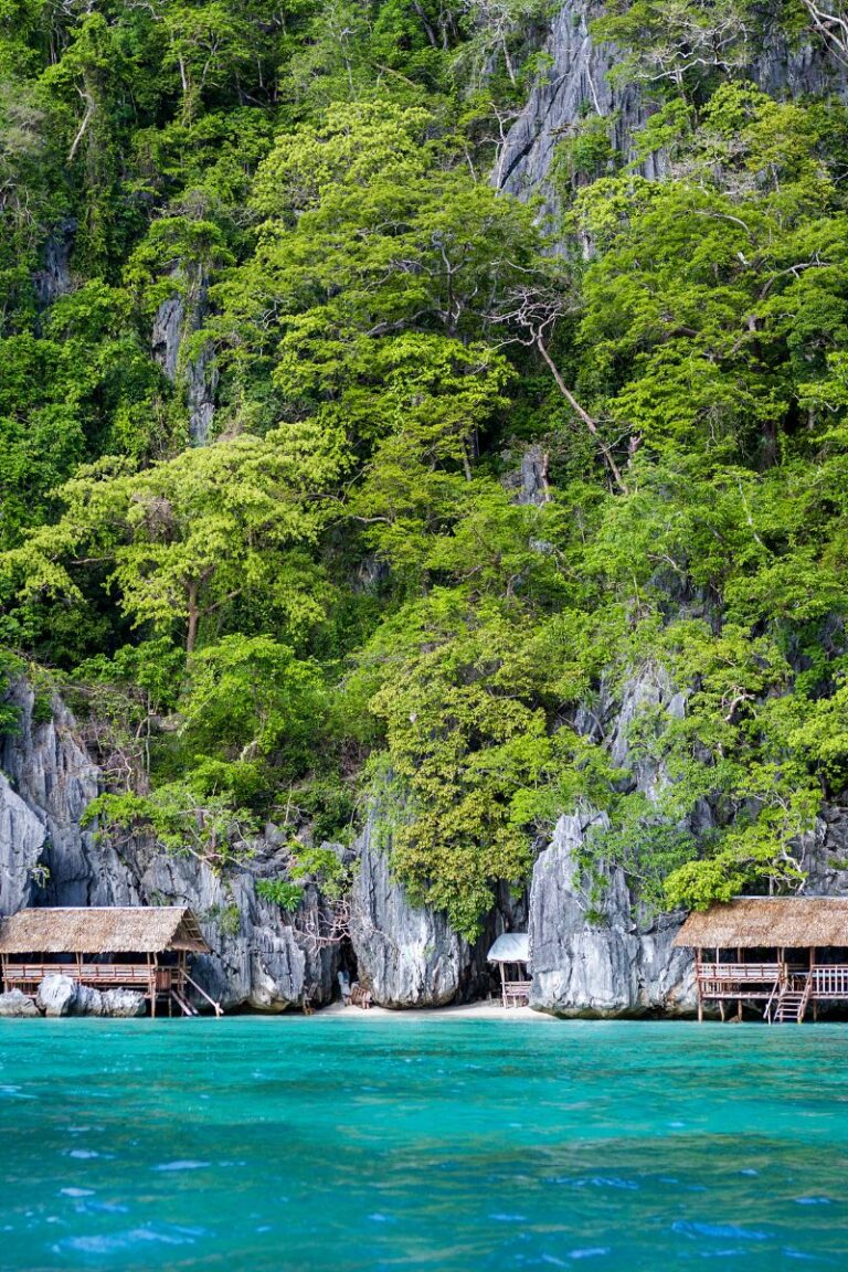 Fabulous overwater bungalows in the Philippines