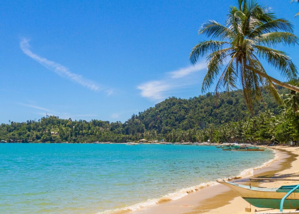 Blue waters and golden sands of Port Barton
