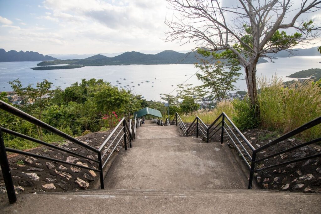 Steps ascending to the top of Mount Tapyas