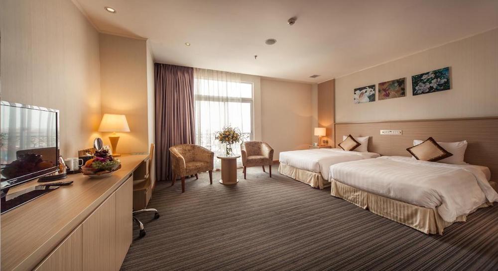 where to stay in Hanoi