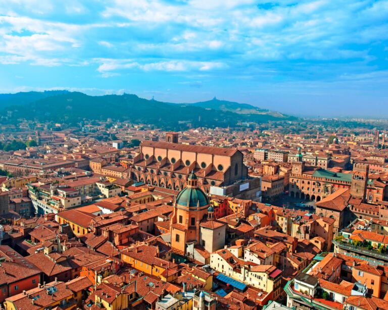 where to stay in bologna