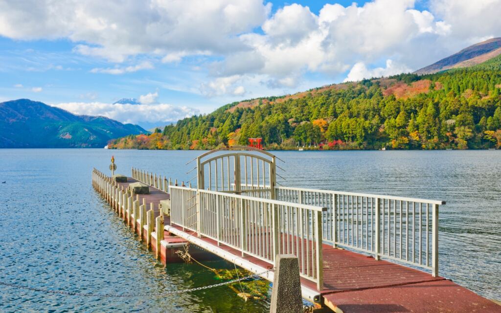 Where To Stay in Hakone - lake ashi