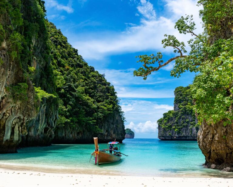 where to stay in thailand