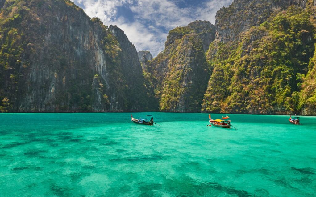 where to stay in thailand - Phi Phi Islands